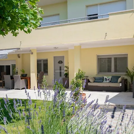 Stunning In With Kitchen Hébergement de vacances
